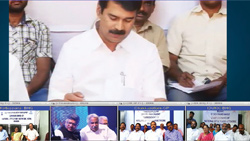 District offices interact with Union IT Minister Ravi Shankar Prasad and Kerala Chief Minister Oomen Chandy through PeopleLink’s video conferencing facility at an event to mark Idukki becoming the first district to get hi-speed broadband under NOFN early last year.