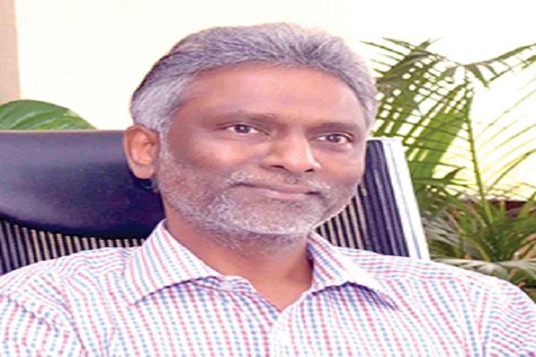 Dr. M Ravi Kanth,  Chairman & Managing Director, HUDCO