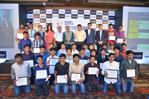 30 IITians receive Ratti Chhatr Scholarship, Panasonic Educating for a Better World