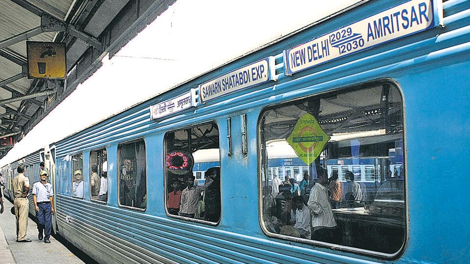 Railways to send late train details via SMS