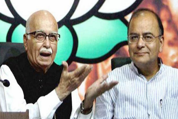 Arun Jaitley put on life support; L.K. Advani visits him at AIIMS