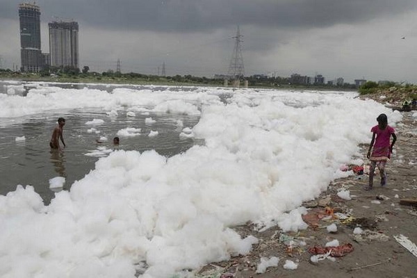 CPCB monitors frothing in Yamuna