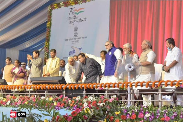 Nitin Gadkari inaugurates & lays foundation stones of 15 National Highway projects in Bihar