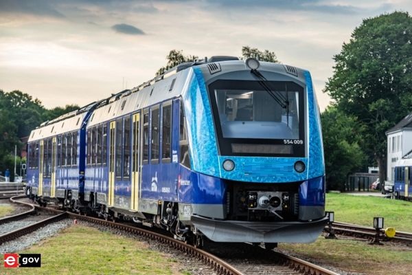 Hydrogen powered train india