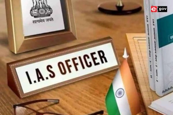 Govt restricts smart cards, promotes Aadhaar