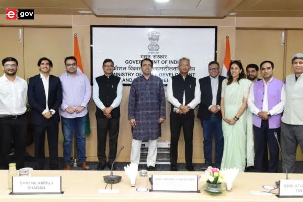 Indians want to be informed and connected 24×7