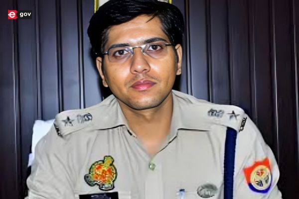 Uttar Pradesh Transfers Five Senior IPS Officers; Ghule Sushil Chandrabhan Named STF DIG